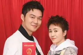 38岁马丽嫁27岁老公，官宣当妈：不被看好的姐弟恋如何破局？图片