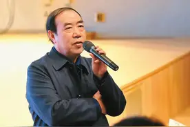 文二代贾浅浅被骂靠父亲上位，贾平凹为人到底怎样？图片