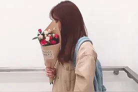 闺蜜出嫁，我倒五趟车赶过去，现场听到她对我的称呼，我泪如雨下图片