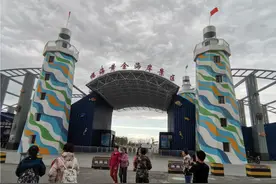 新疆福海：前往黄金海岸，没吃上冷水鱼，却遇到一场大风图片