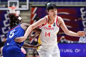 央视直播！中国女篮再战男篮劲旅，小鲨鱼一夫当关，李梦备受期待图片