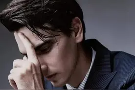 “手表”的戴法有讲究，到底应该戴左手好还是戴右手好？图片