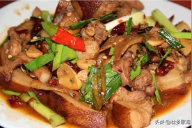 广西乡下小炒店：黄焖香猪肉，苦瓜炒牛肉，酸辣焖牛血，三菜一汤图片