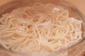 19个月宝宝8次过敏，每次都是吃了面条或饼干！医生提醒：千万别侥幸图片