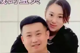 33岁丫蛋罕见秀恩爱！和二婚老公依偎亲密，对方竟是前夫拜把兄弟图片