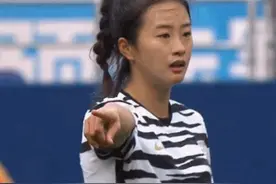韩国女足昨晚惨遭中国队淘汰：26岁的美女中场依然成功抢镜图片