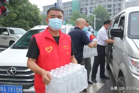 赞！赵国安为防疫一线捐赠爱心物资图片
