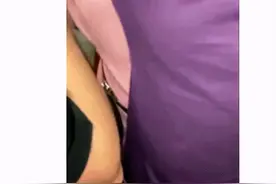 太恶心！上海地铁车厢现猥琐男：竟当场对女乘客做出这种行为图片