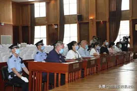 以“双修”为名骗奸女信徒，疯狂敛财近千万！“日月气功”邪教组织受审，首犯获刑十九年！图片