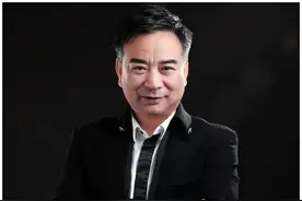 岳跃利：前妻演过尔康妈妈，为女儿10年不娶，现任比他小11岁图片