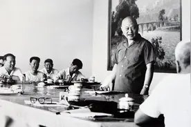 他是13届中顾委委员，官至副国级，曾领导福建改革开放，享年79岁图片