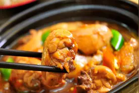 炖鸡肉，最忌直接焯水，教你饭店做法，鸡肉不柴不腥，真好吃图片