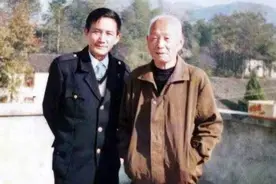 我和八百壮士万连卿图片