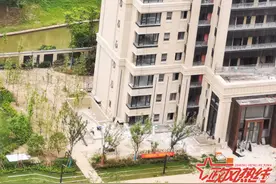 南京建邺一小区临交付现诸多问题 开发商：没有违规图片