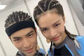 娱乐圈走散的兄弟姐妹？张新成撞脸喜洋洋，钟楚曦自认女版萧敬腾图片