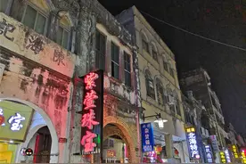 “地摊经济”火了，北海这条百年老街的摊子，一卖就是几十年图片