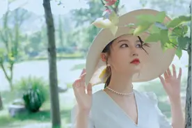 谁说扁平脸不能当仙女！李沁的自然风造型绝了，普通人学会也能用图片