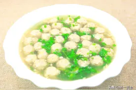 芋头这样做很多人不知道，软糯Q弹，汤汁鲜美，比生氽丸子还好吃图片
