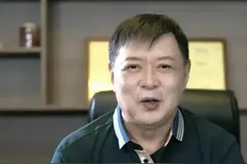 迟志强近照，62岁帅气轮廓犹在，一首铁窗泪唱尽坎坷一生图片