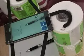 曝光！原来屏幕后的老师是这样上课的！图片
