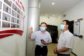 谭福森到河南科技报社调研座谈图片