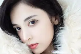 古丽扎娜的大长腿逆天了，长袜过膝亦显短，美出了新疆人的特点图片