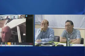 美国专家团连线钟南山，全美各医院收视率爆棚，流利英语征服现场图片