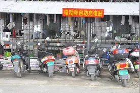 电动车电瓶刚充满，为什么一加速就掉两格？维修师傅说出猫腻图片