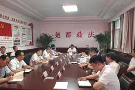尧都区委常委、政法委书记乔永生为政法委机关干部讲授专题党课​图片