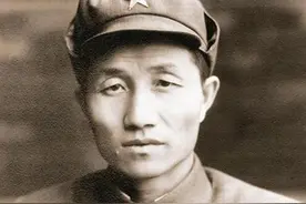 程子华：唯一没参加授衔的兵团司令，如果参加授衔，能授大将吗？图片