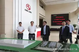 斯里兰卡驻华大使及白俄罗斯驻上海领事馆总领事莅临金龙客车参观考察图片