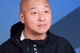 《追光吧》初舞台周晓鸥打头阵，引发全员合唱，结果留言却跑偏了图片