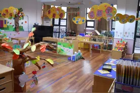 “抢跑”正在家长圈流行，公立幼儿园大班快成空班了，该退学吗？图片
