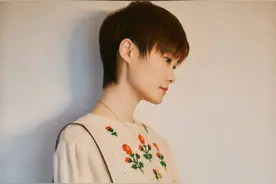 李宇春穿高奢街拍！演绎高级竟比倪妮都要美，罕见形象大变不敢认图片