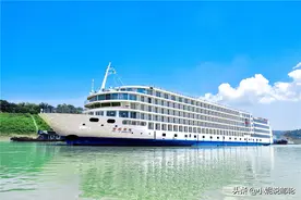 满载124位的三峡游轮，票价比国际邮轮还贵，到底有何与众不同图片
