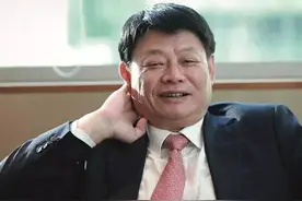 25年老将洪崎挥别民生银行，高迎欣接任董事长图片