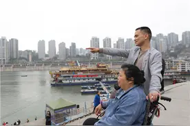 百姓故事 | 背上妈妈去看世界图片
