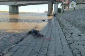 哈尔滨钓鱼人江里钓起男尸，网友：一辈子阴影？图片