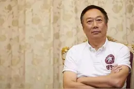 台湾首富郭台铭，联合原配送插足者进监狱，妻子去世娶小娇妻图片