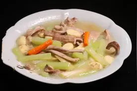 看川厨巧思秒技，将曾经抛弃的猪下水化为一道经典川菜图片