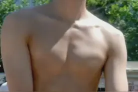 救命！吴磊乳头被打码，这就是男德吗？图片