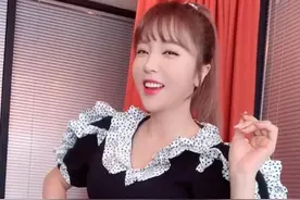 洪真英穿搭秀 舞台下的她搭配更加迷人 不愧是"打糕女神"图片