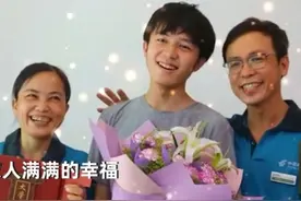 海南高分学生走红，靠实力考上北大，更被网友称为本届最帅北大生图片