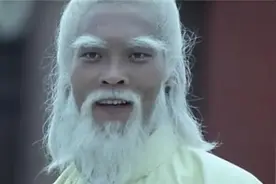 1977年，两大腿王拍了《鹰爪铁布衫》：捏碎鸡蛋的画面记忆至今图片
