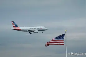 美国对多国重开国门，包括中国，但疫情仍严峻，日均死数千人图片
