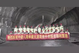 大浦高速全线连接贯通！ 中建八局“筑”力粤桂两地互联互通图片