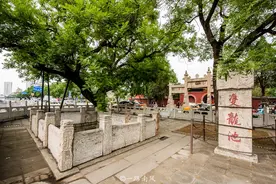 泰山下唯一皇宫式建筑，和北京故宫齐名，共有六位皇帝来此封禅图片