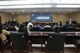 聚是一团火、散是满天星图片