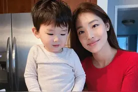真的是因为爱？靠蔡依林打开知名度的锦荣，恋上好莱坞单亲妈妈图片