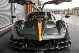 布加迪 Huayra BC图片